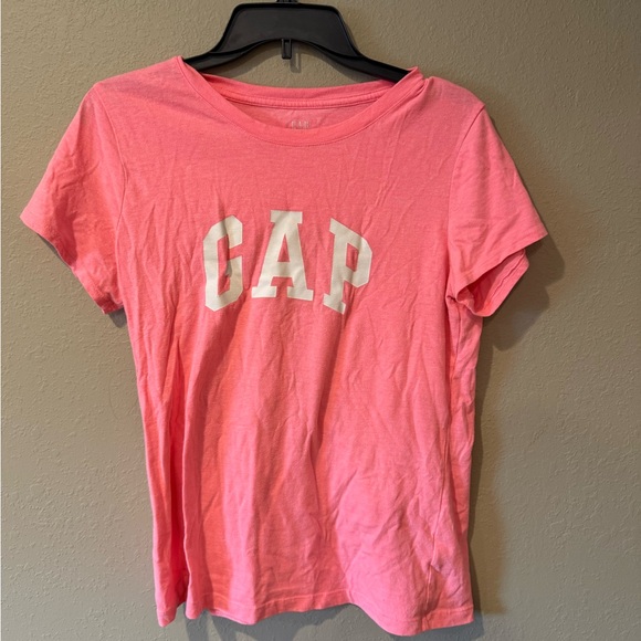 GAP Coral Tee with White Logo - Picture 1 of 2